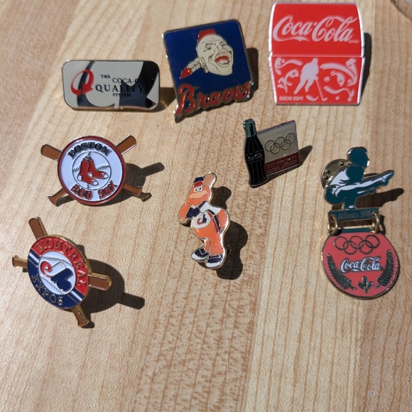 Coca cola Pin baseball pin - Picture 1 of 4